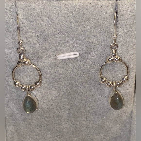 SALE! Beautiful Labradorite and 925 Sterling Silver Earrings - Picture 3 of 5